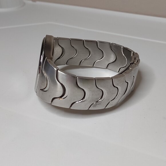 7 Inch Heavy Armitron Watch With Blue Dial - Picture 4 of 13